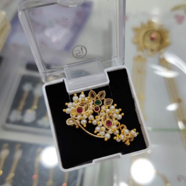 Traditional Pearl Nath